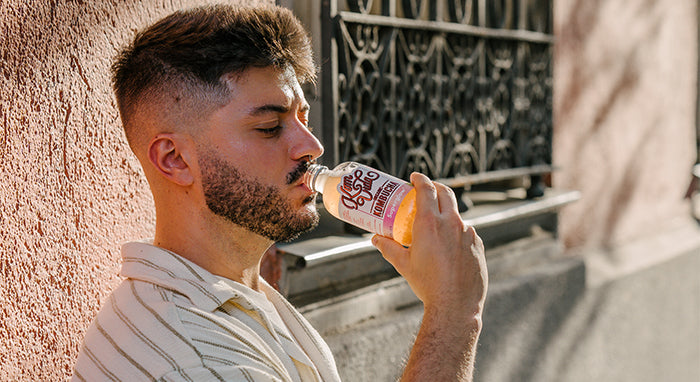 Diferencias entre kombucha artesanal y kombucha industrial: ¿cuál es mejor para tu salud?
